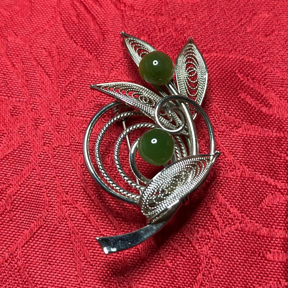 ❤️HOST PICK❤️ Vintage Jade Unique Silver Brooch